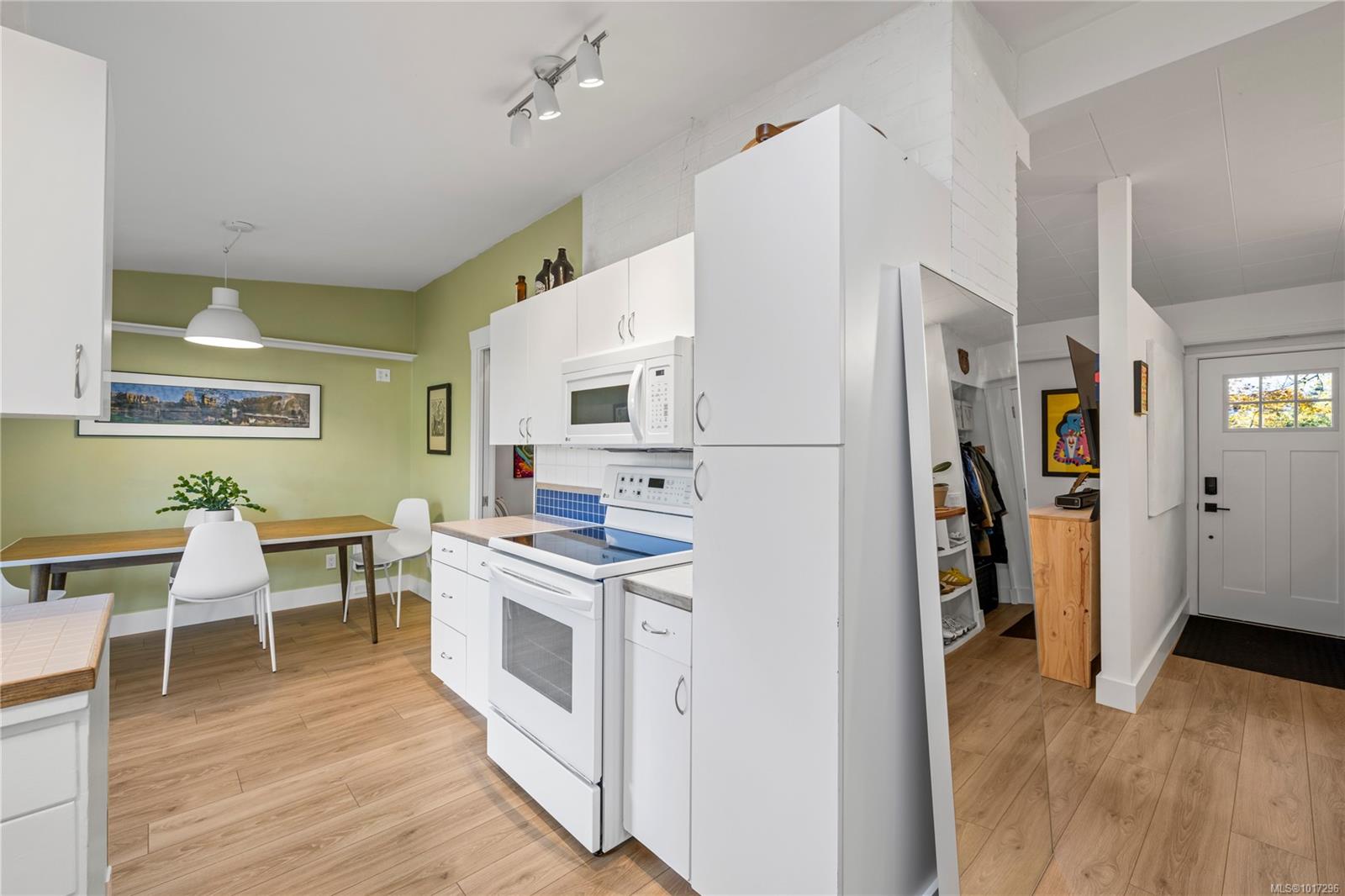 710 Connaught Ave, Nanaimo