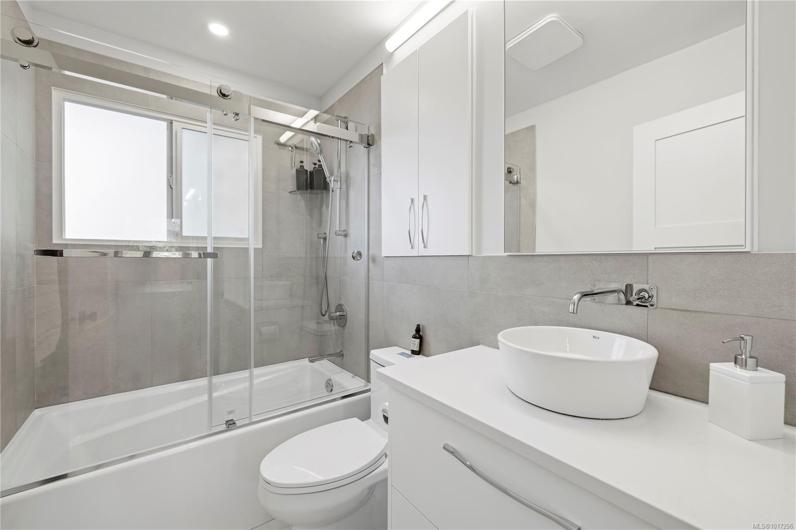 710 Connaught Ave, Nanaimo