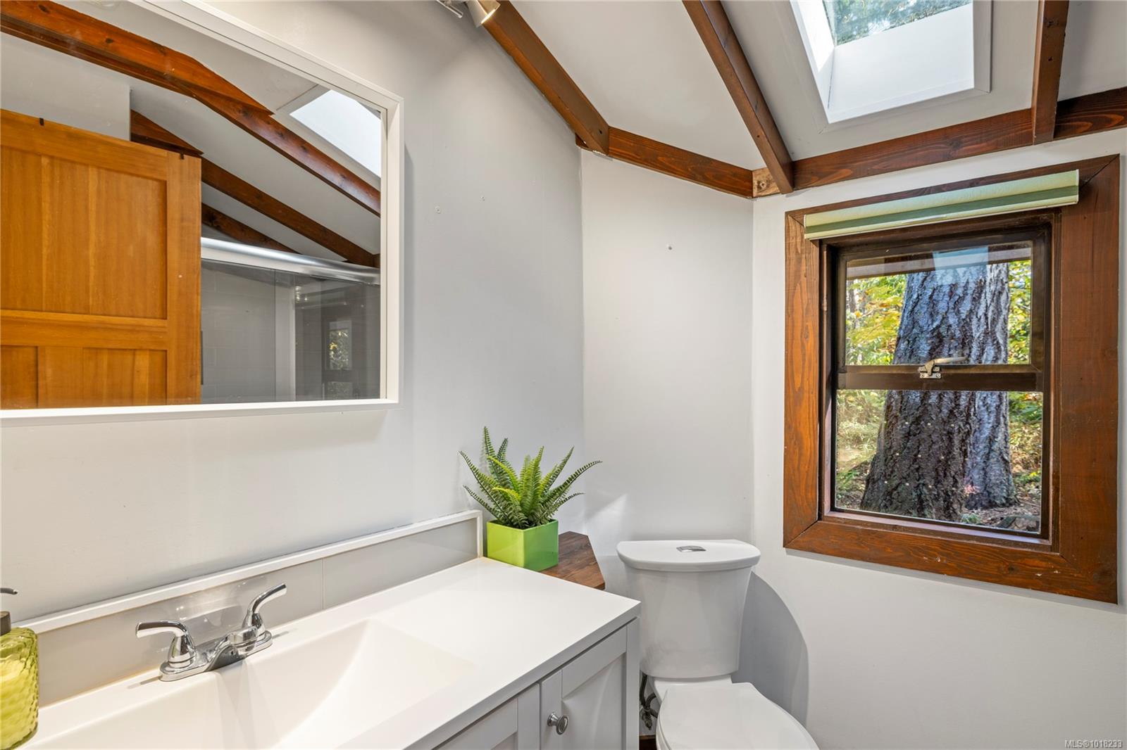 3920 Yellow Point Rd, Ladysmith