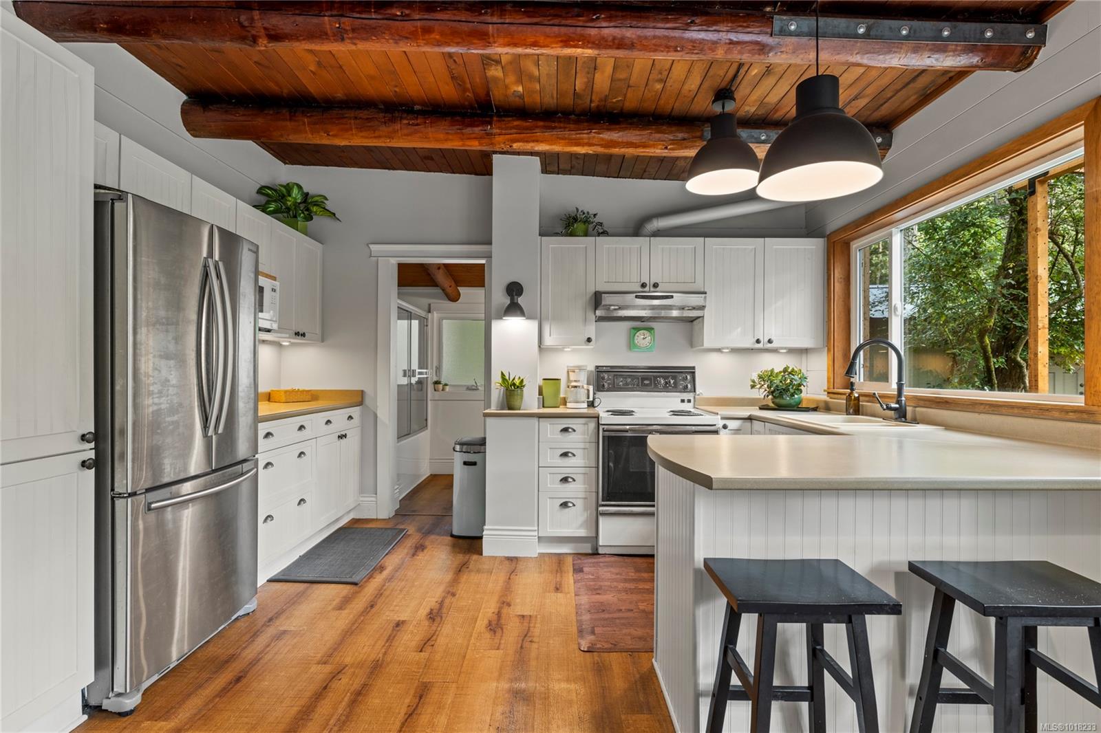 3920 Yellow Point Rd, Ladysmith