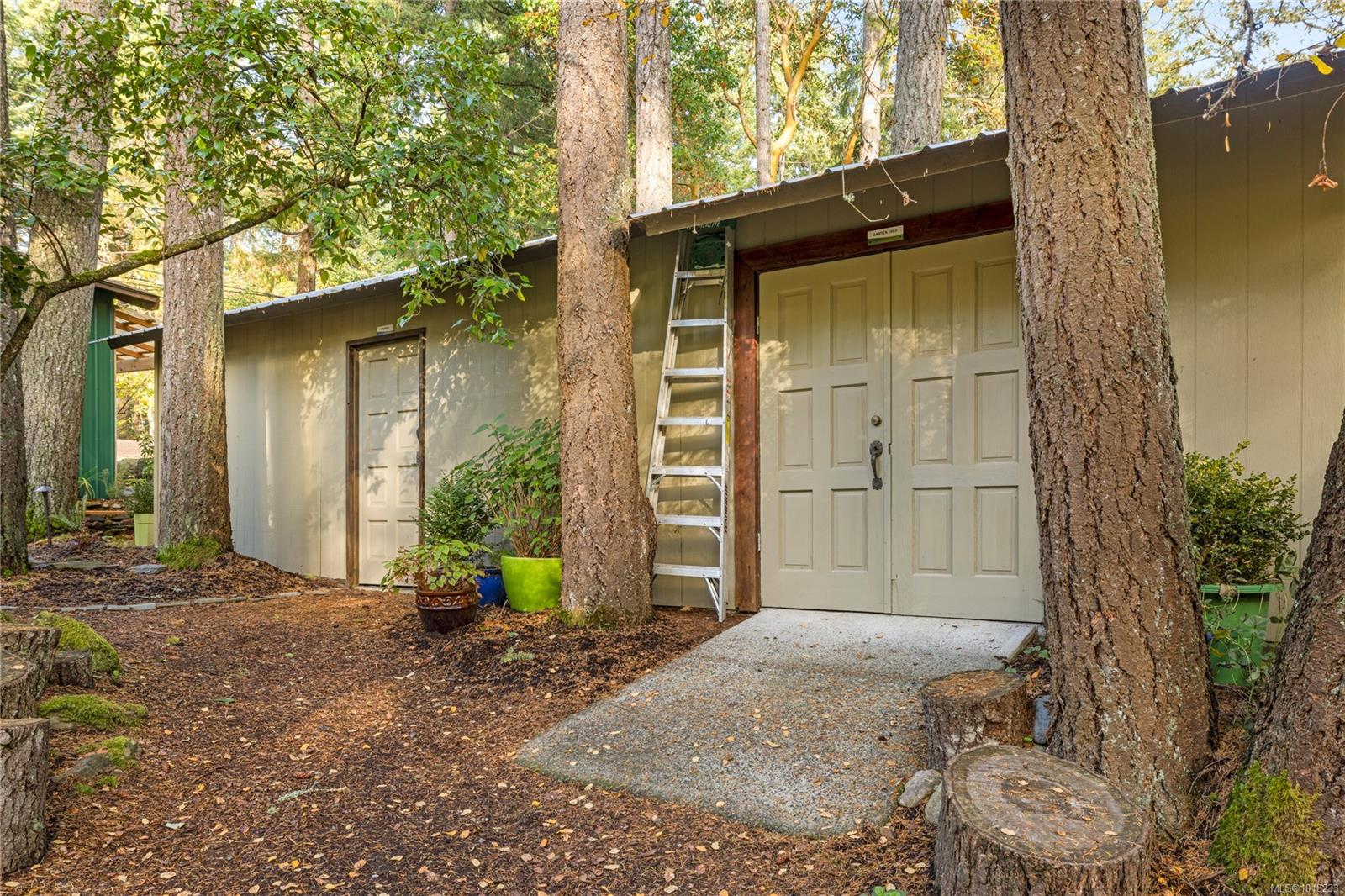 3920 Yellow Point Rd, Ladysmith