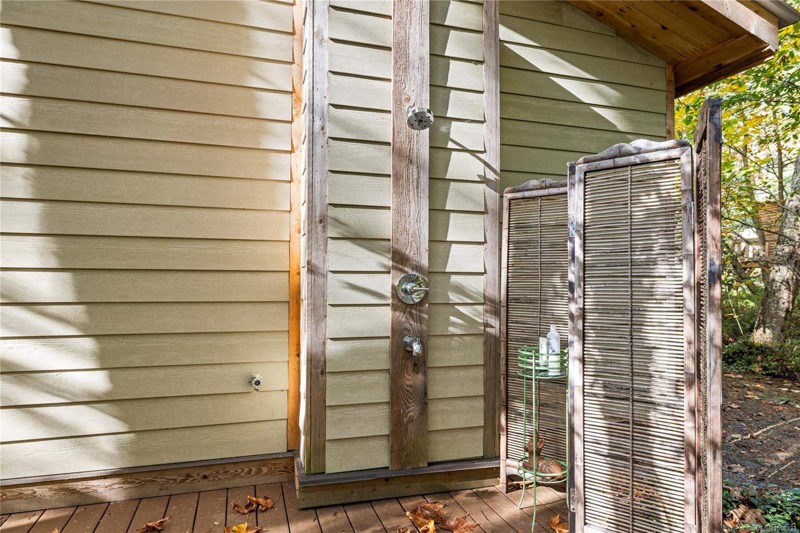 3920 Yellow Point Rd, Ladysmith