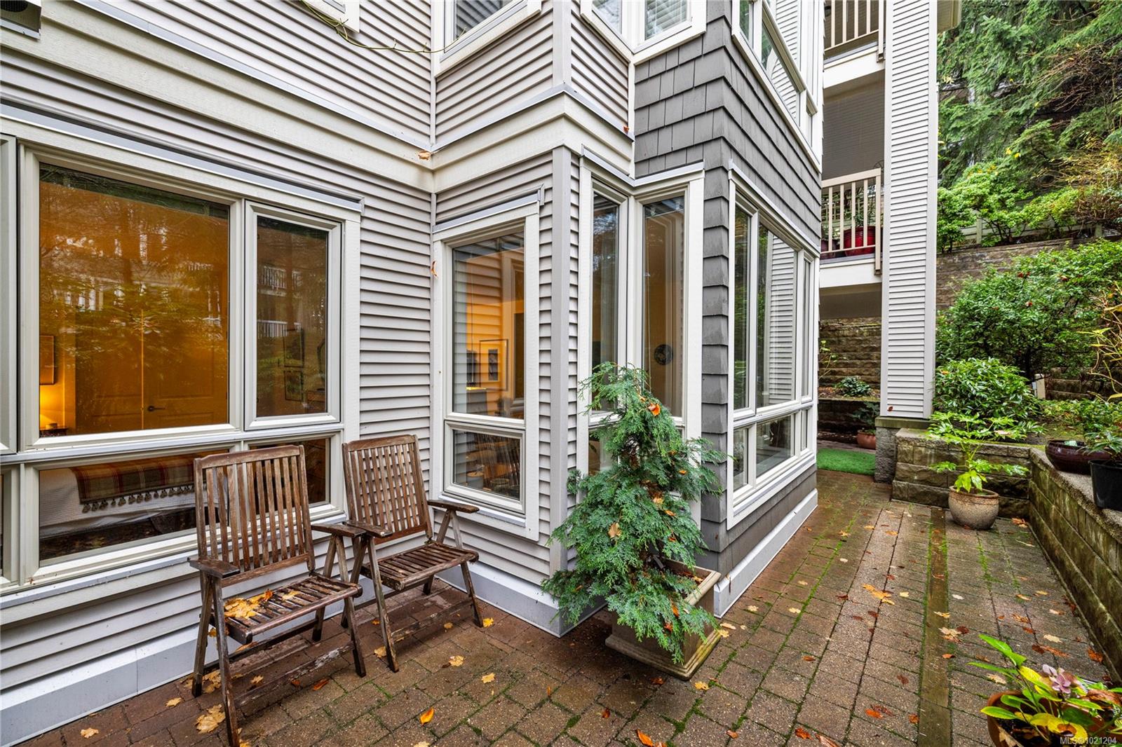 5670 Edgewater Lane # 104