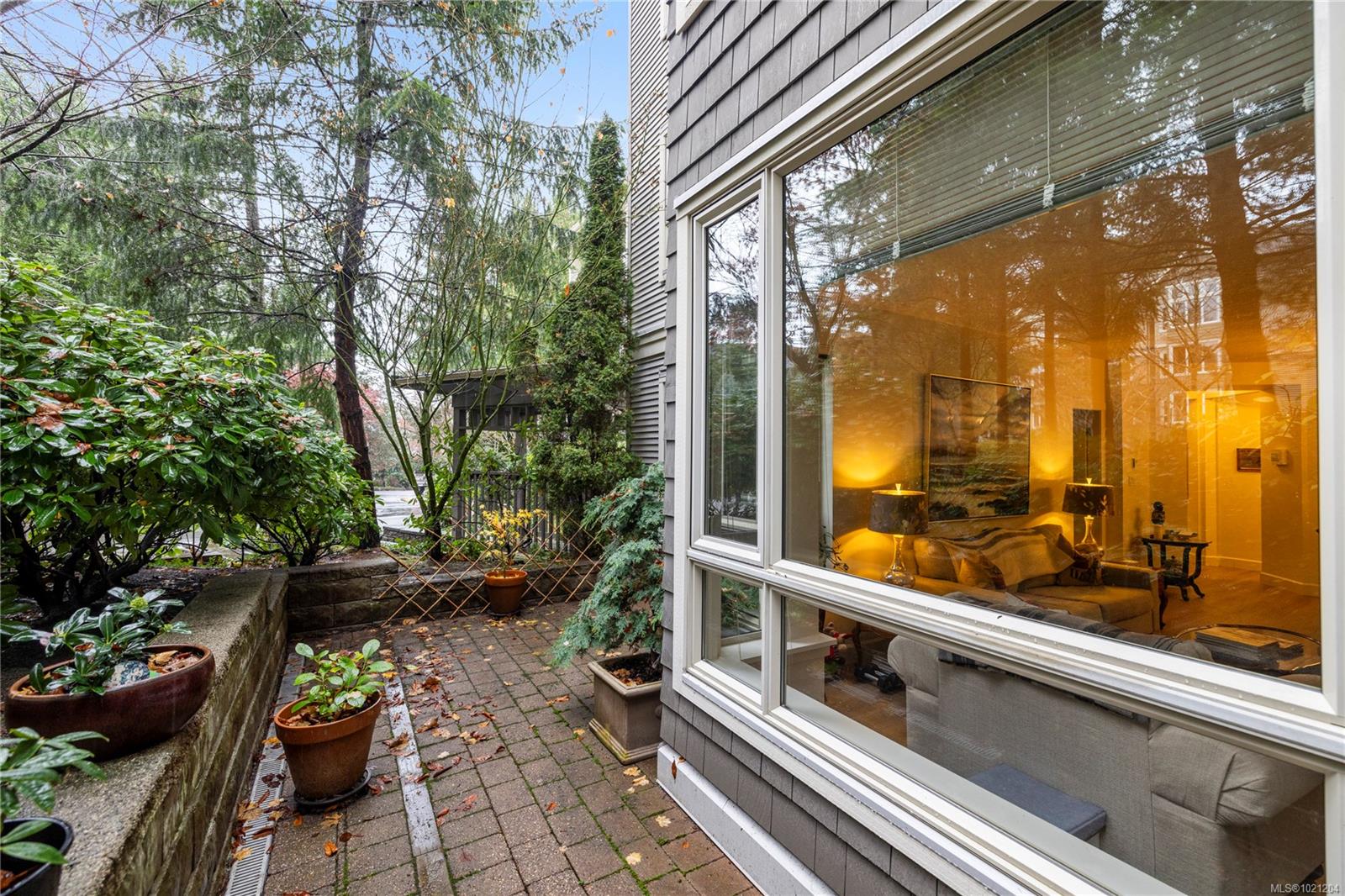 5670 Edgewater Lane # 104