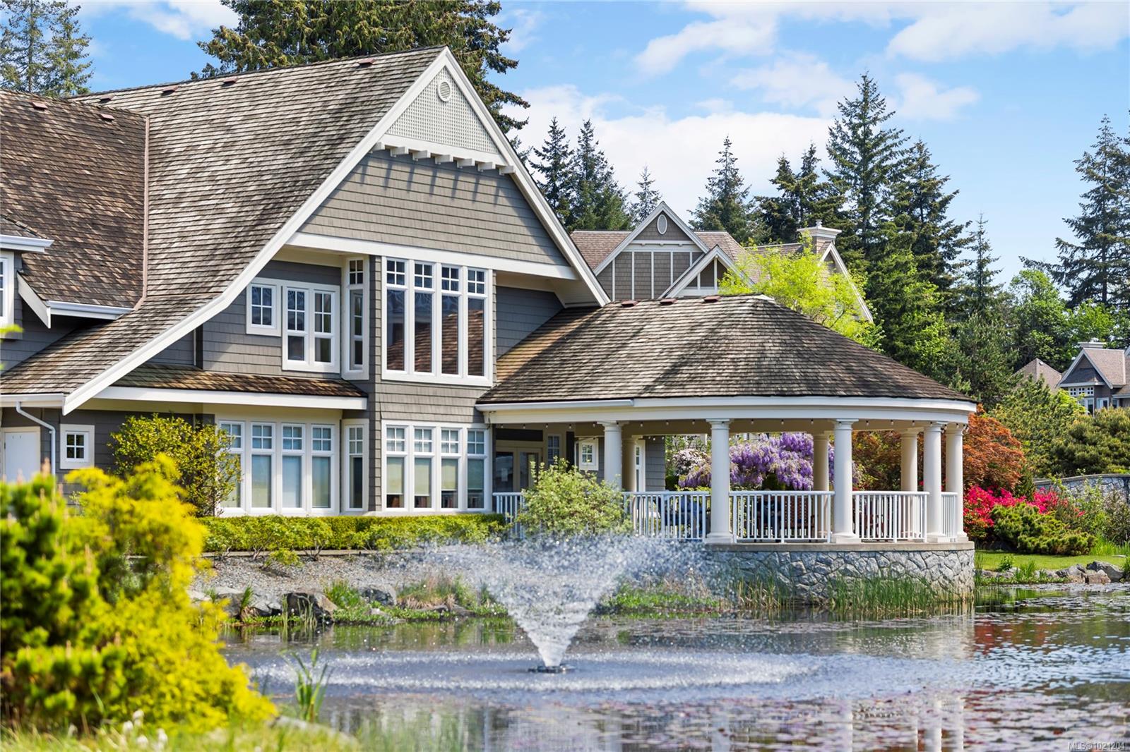 5670 Edgewater Lane # 104