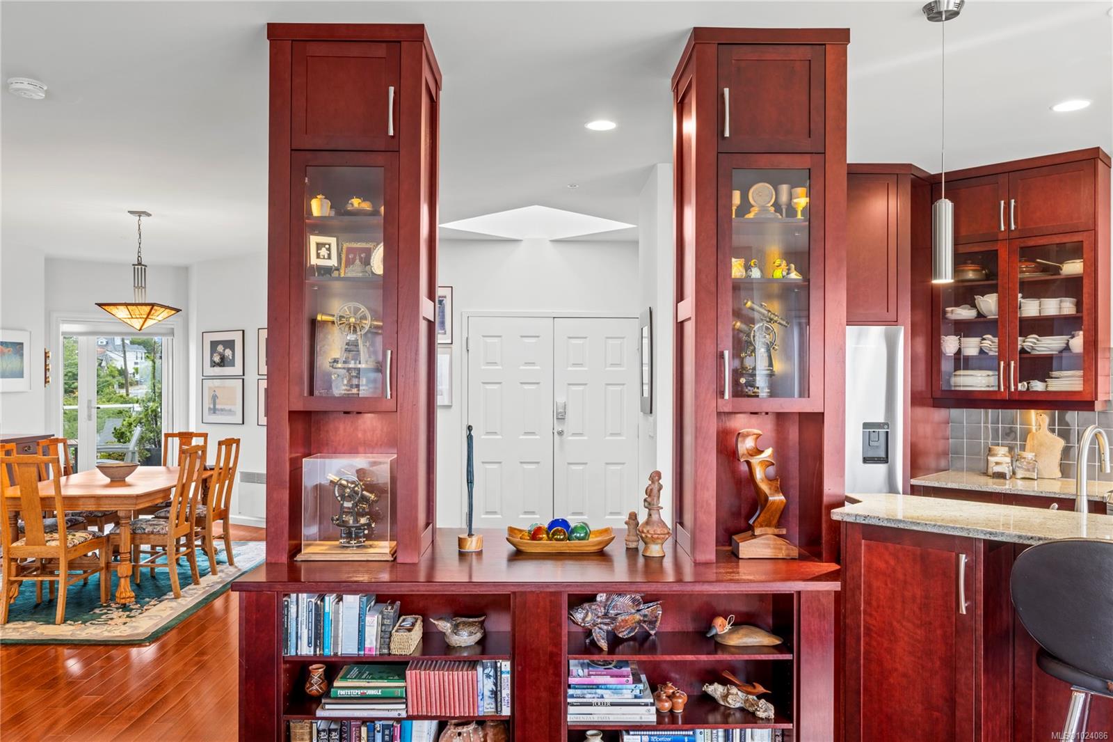 650 Prideaux St # 401