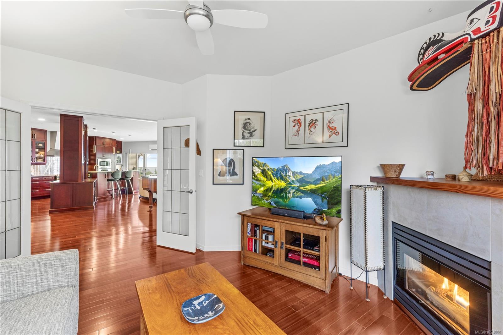 650 Prideaux St # 401