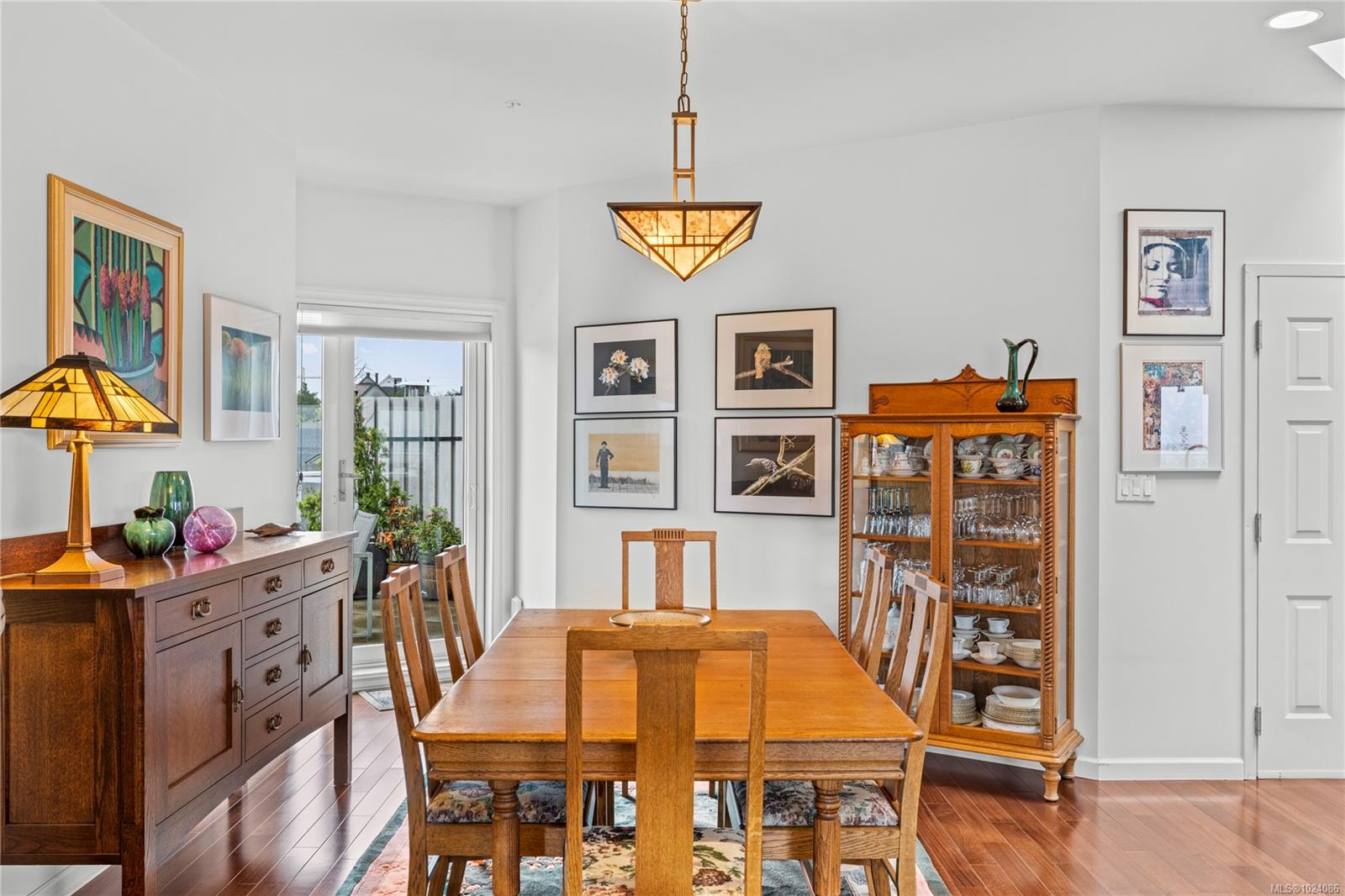 650 Prideaux St # 401