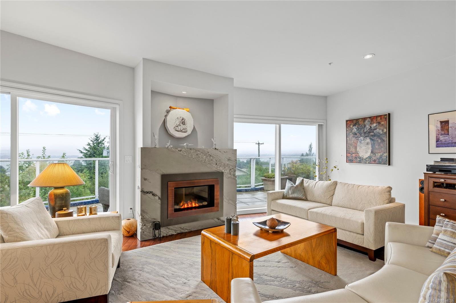 650 Prideaux St # 401