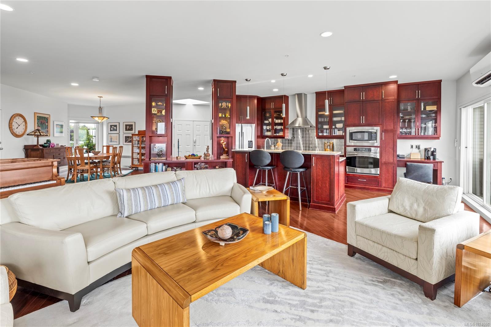 650 Prideaux St # 401