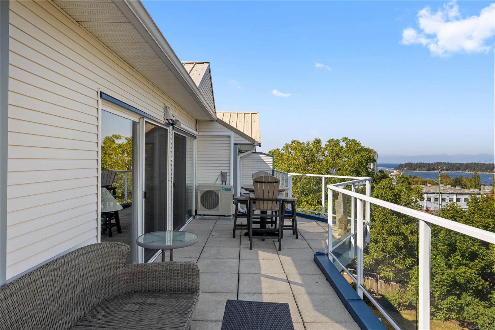 650 Prideaux St # 401