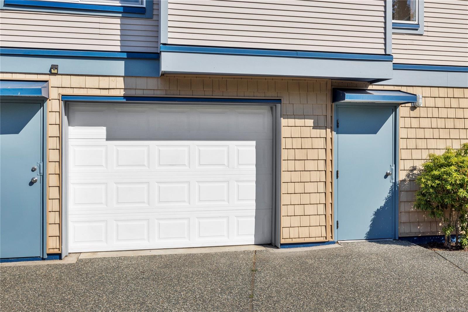 650 Prideaux St # 401