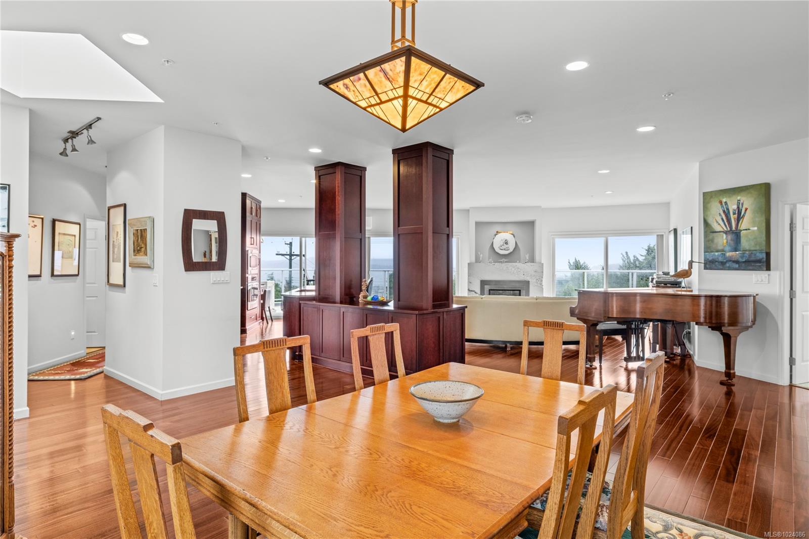 650 Prideaux St # 401