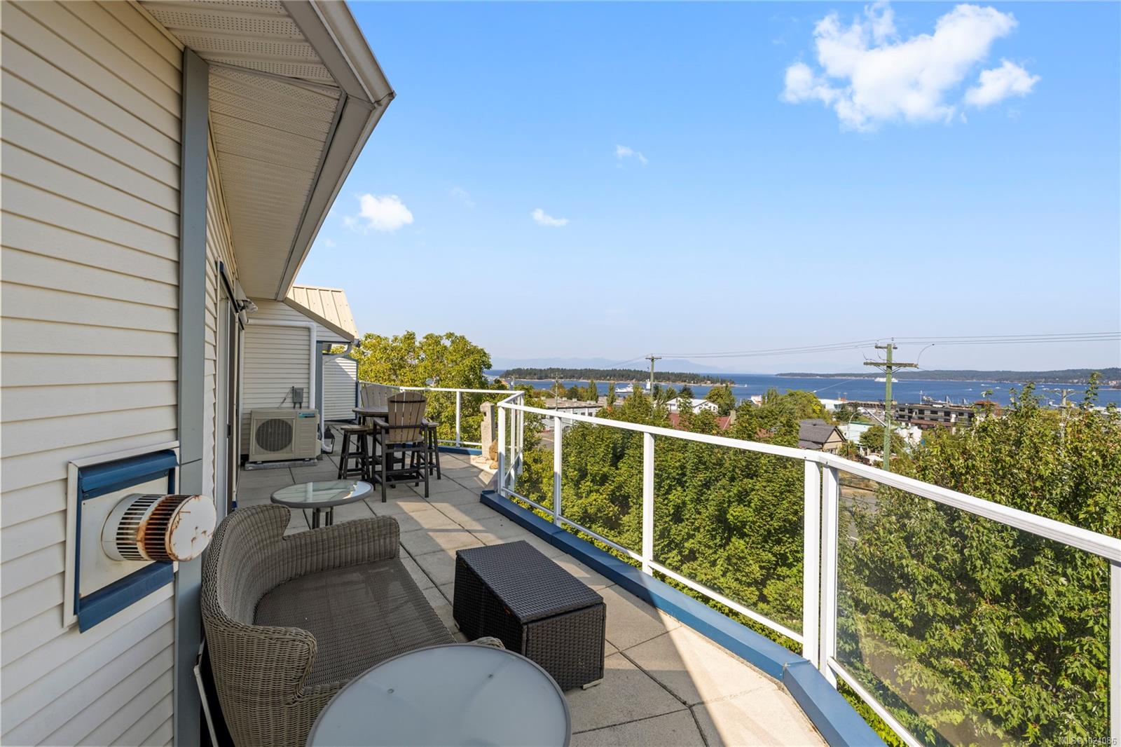 650 Prideaux St # 401