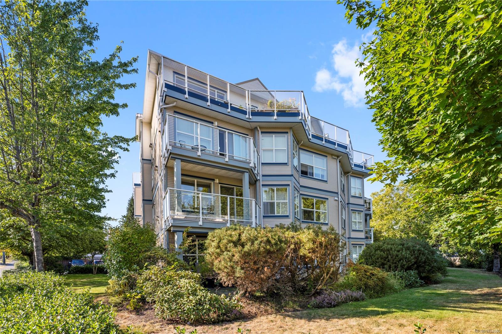 650 Prideaux St # 401