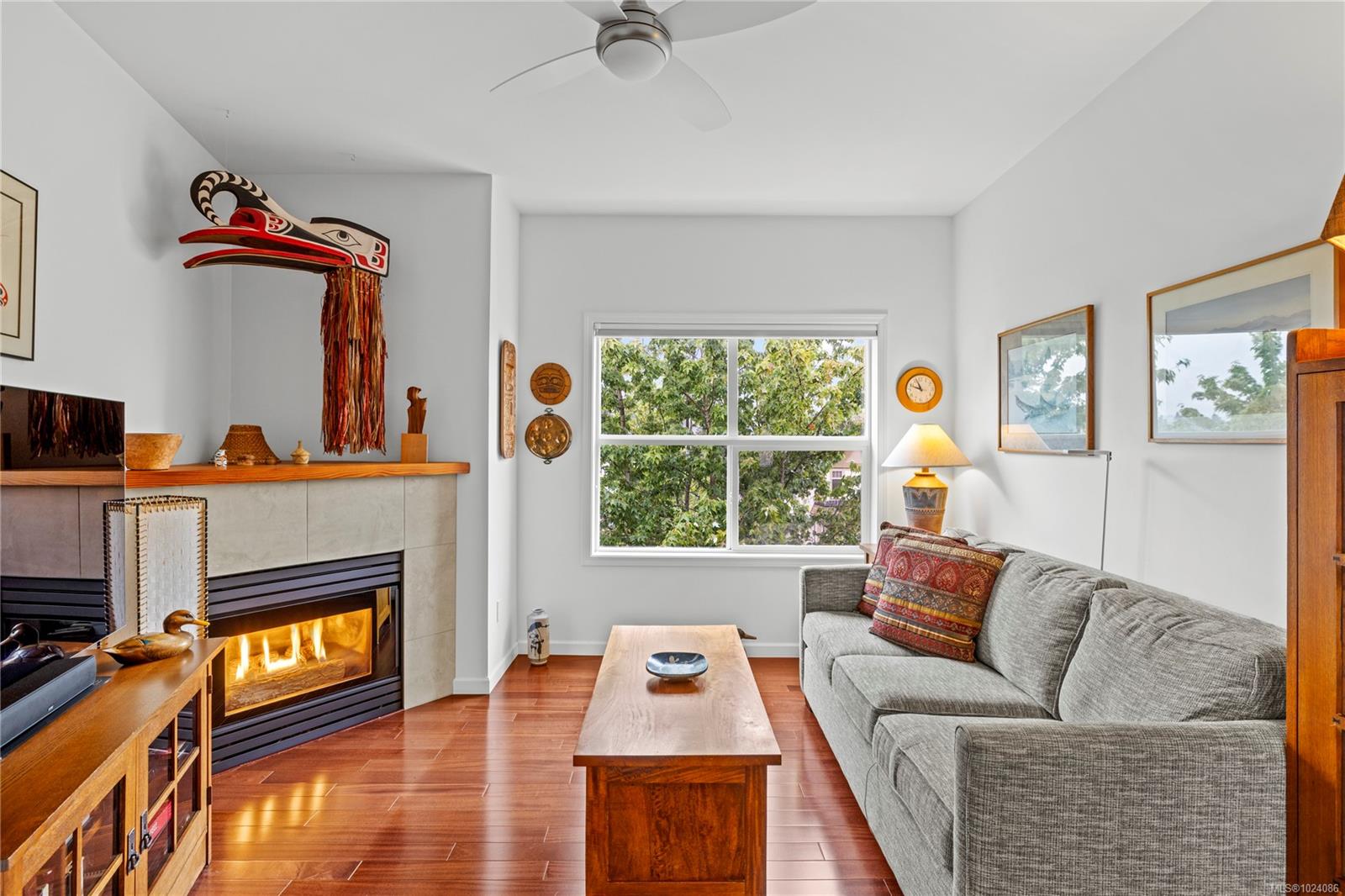 650 Prideaux St # 401