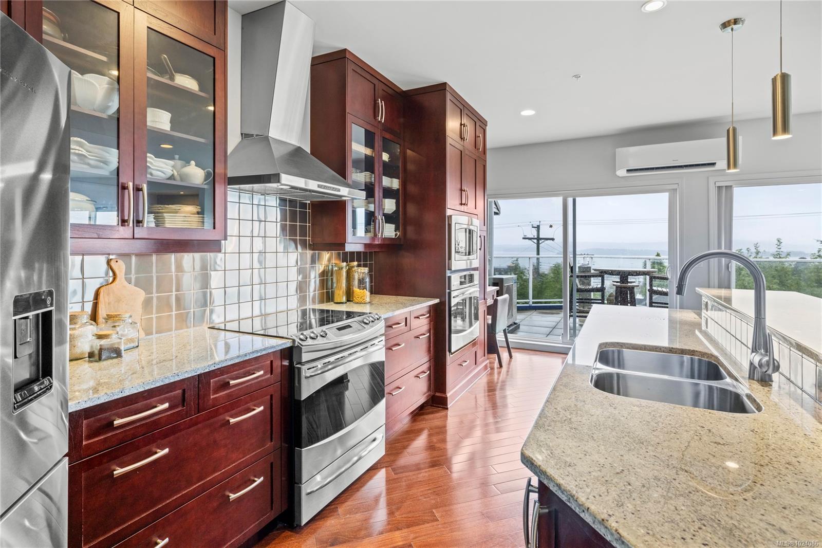 650 Prideaux St # 401