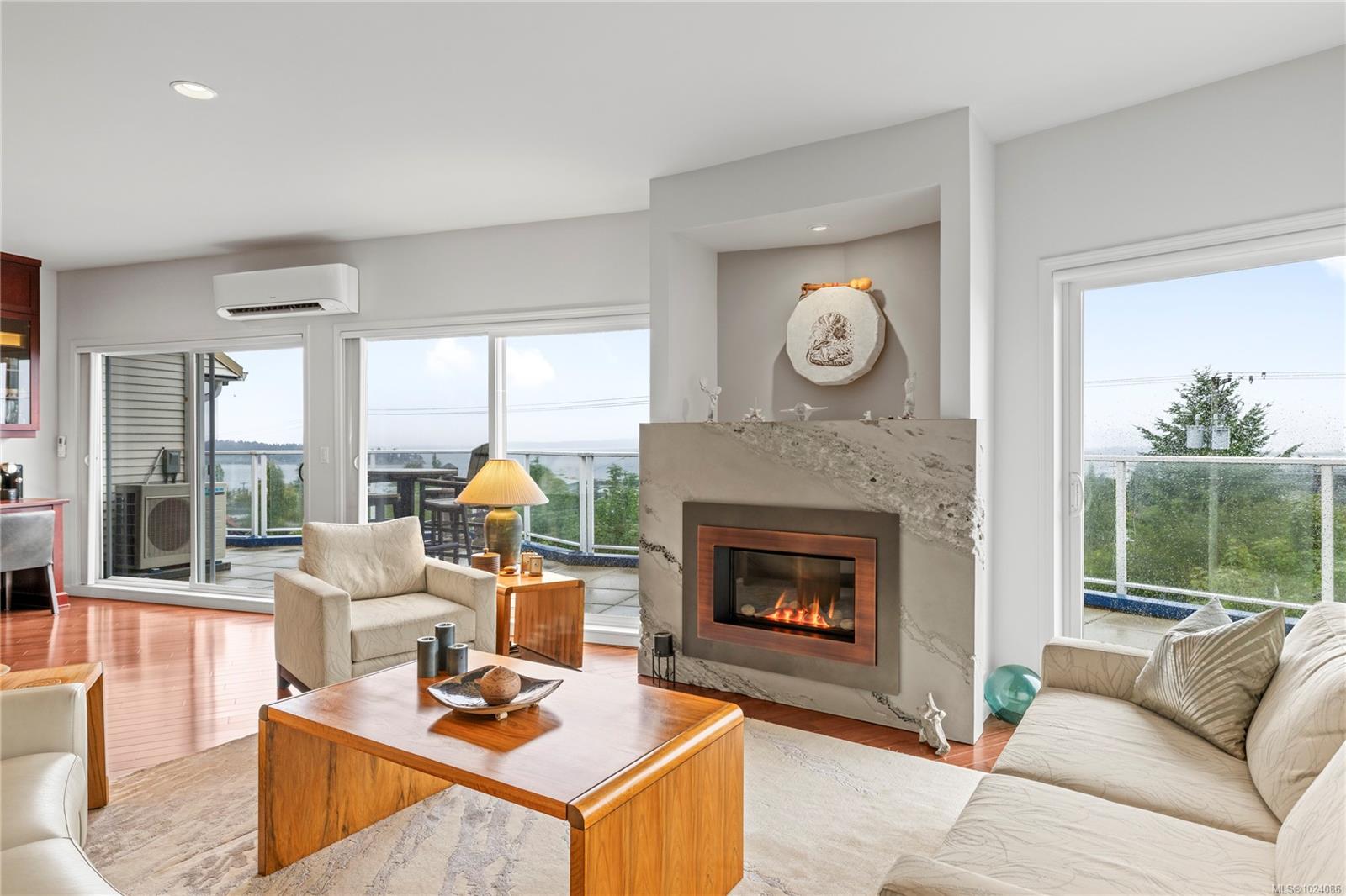 650 Prideaux St # 401