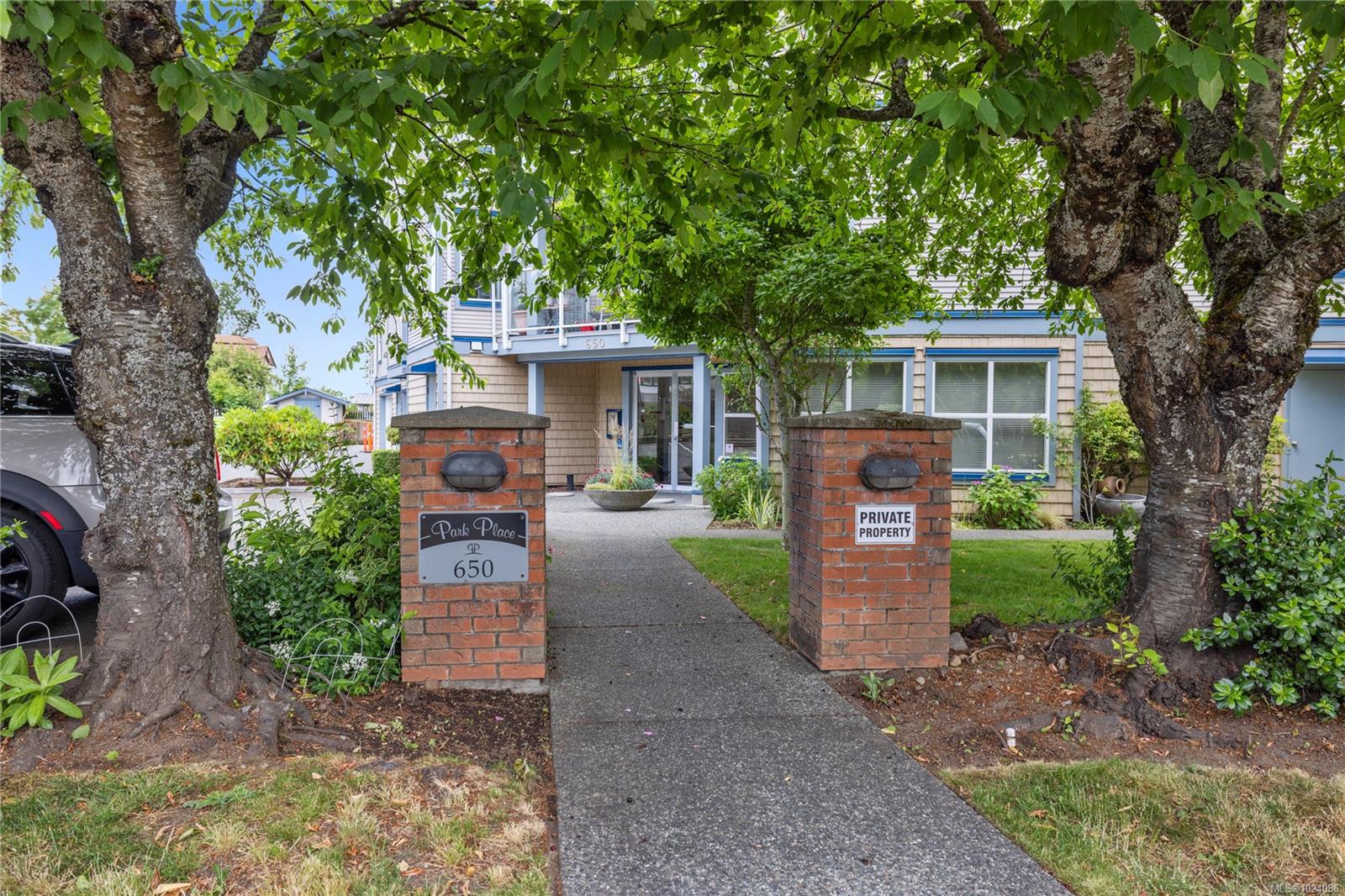 650 Prideaux St # 401