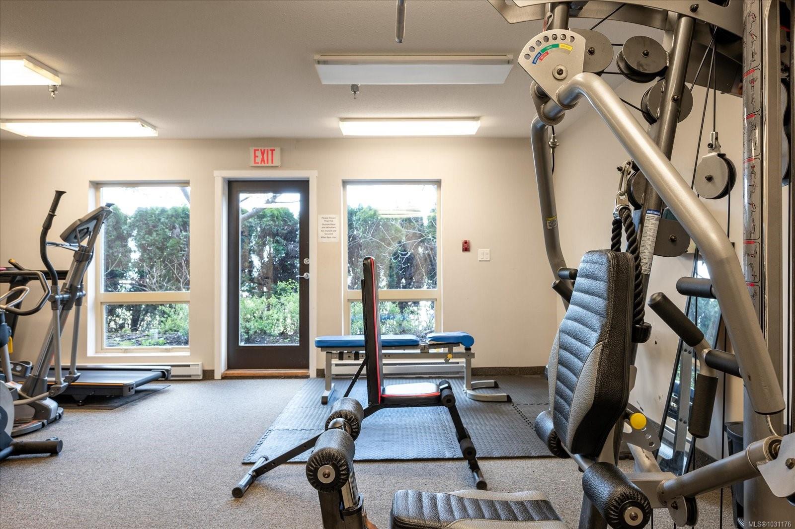 555 Franklyn St # 305