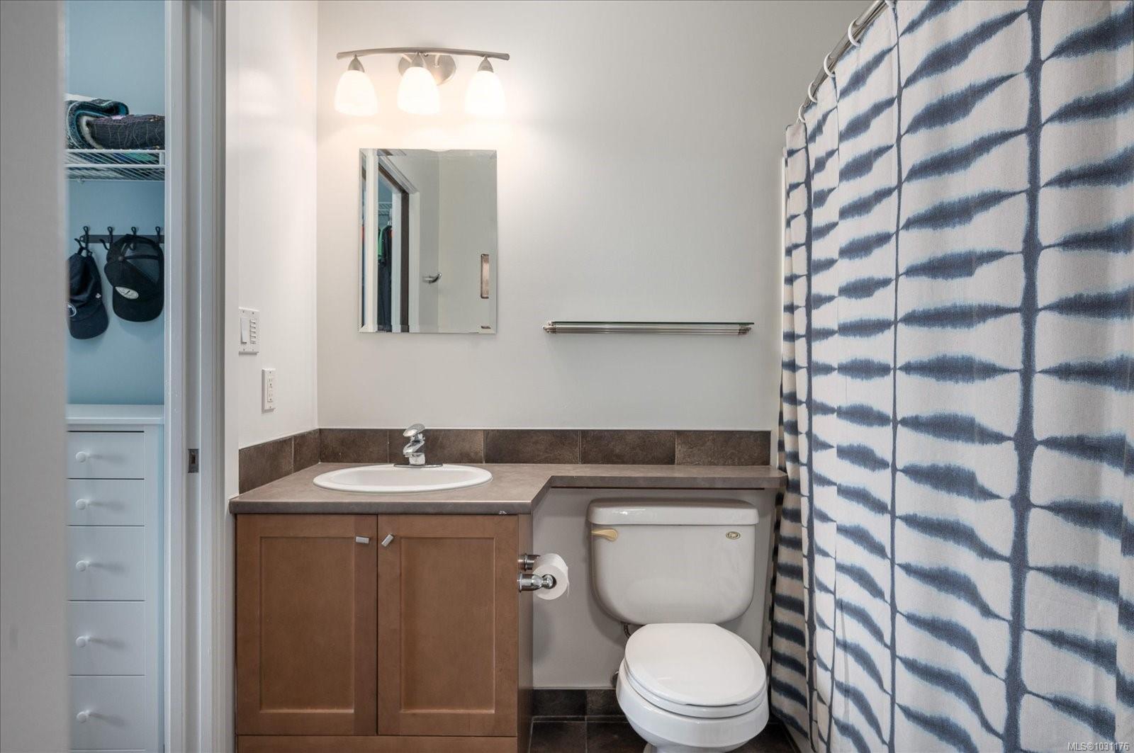 555 Franklyn St # 305