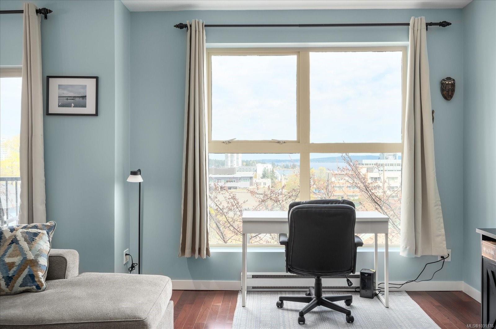 555 Franklyn St # 305