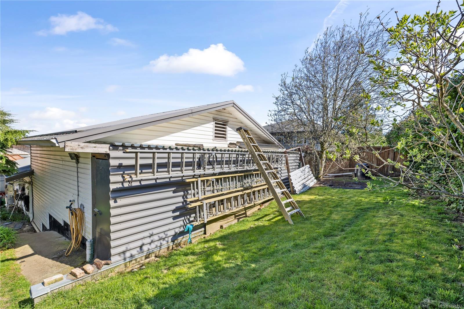 426 Davis Rd