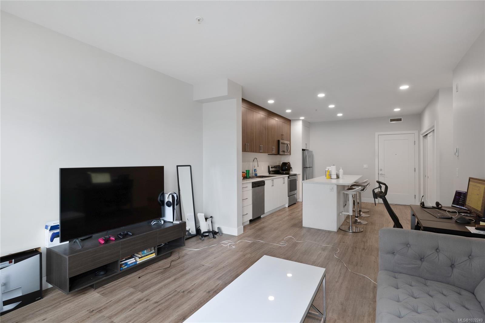 6540 Metral Dr # 103