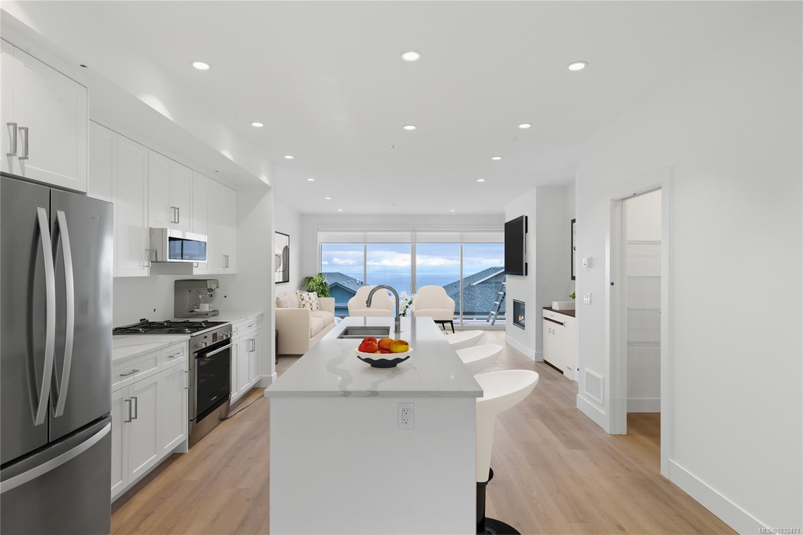 151 Royal Pacific Way # 107