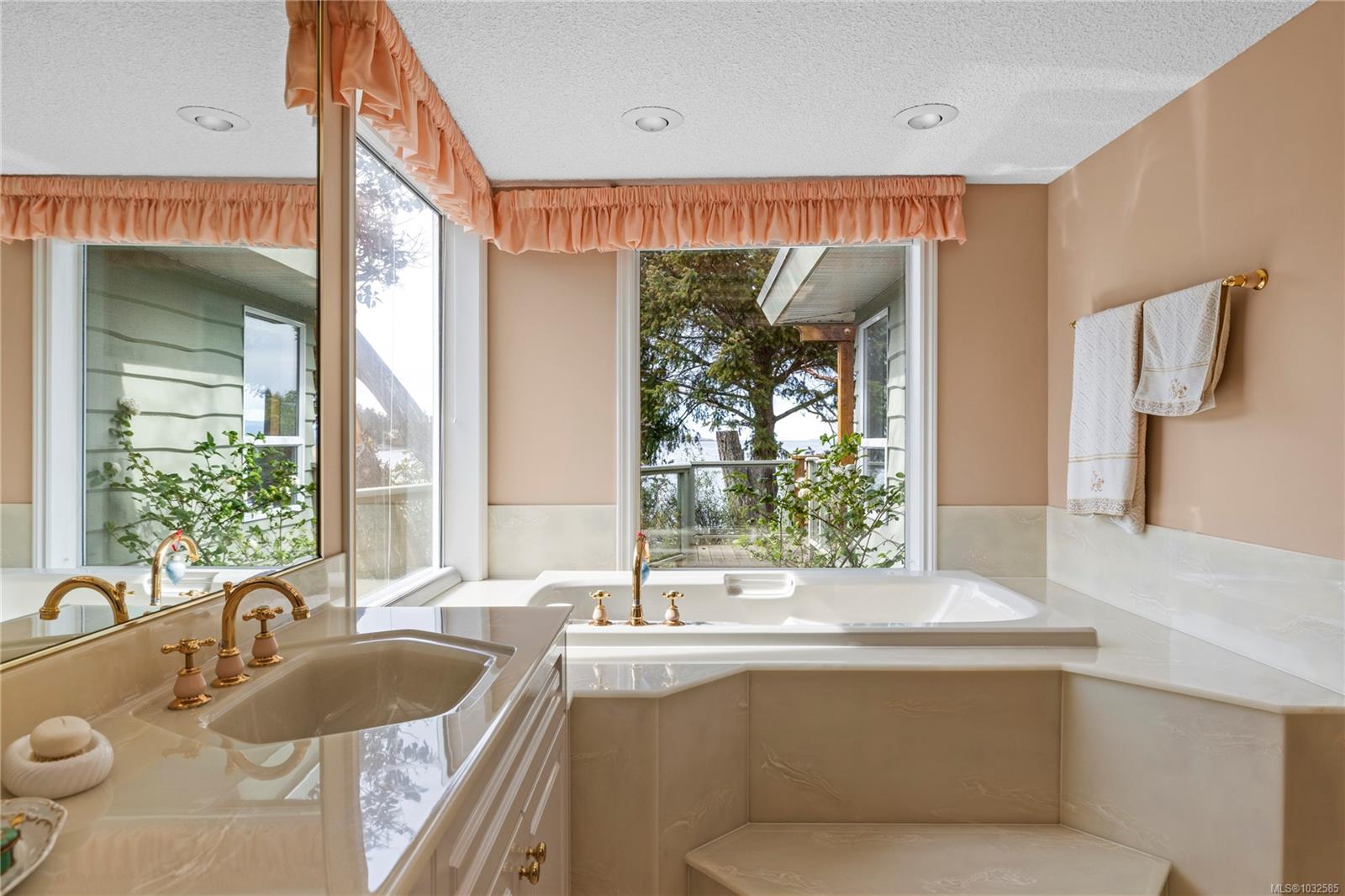 1545 Dorcas Point Rd