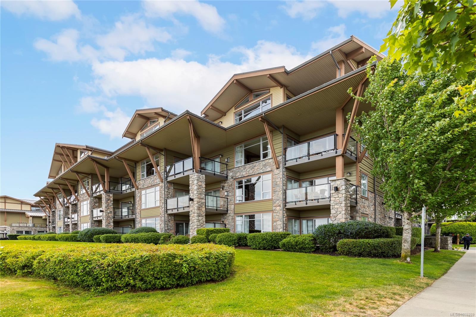 181 Beachside Dr Unit: 329/330C