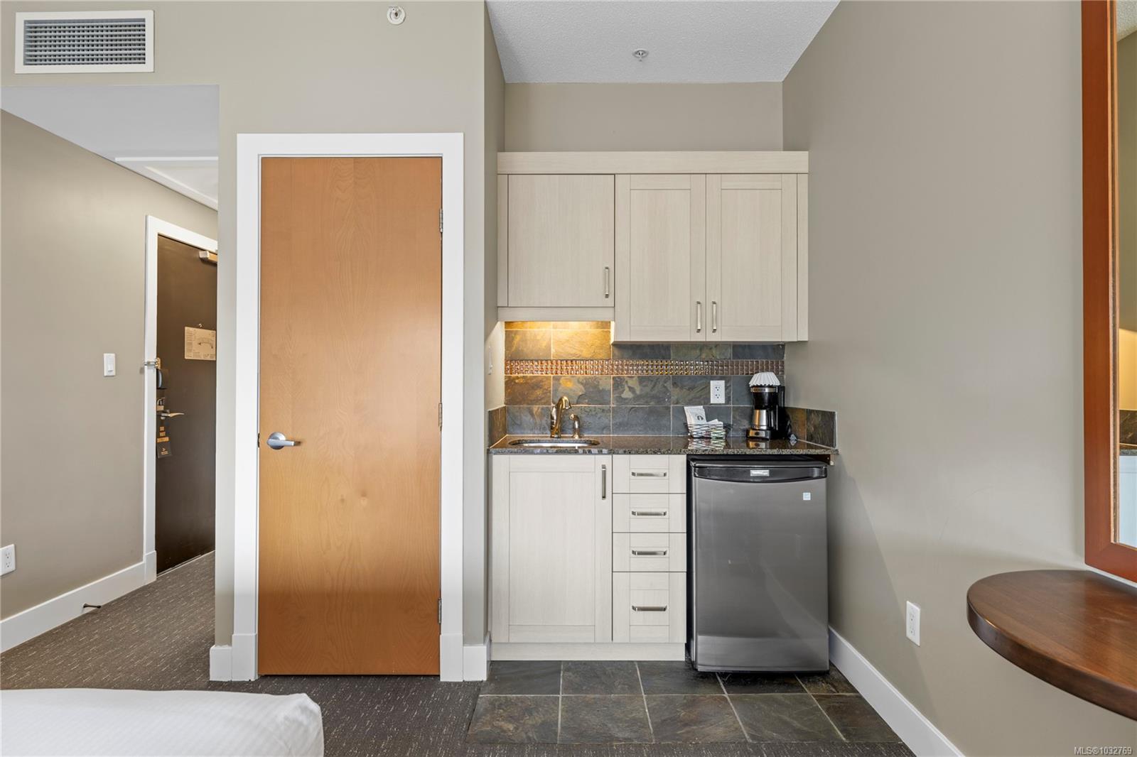 181 Beachside Dr Unit: 329/330C