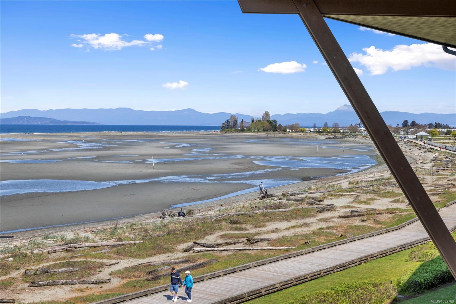 181 Beachside Dr Unit: 329/330C