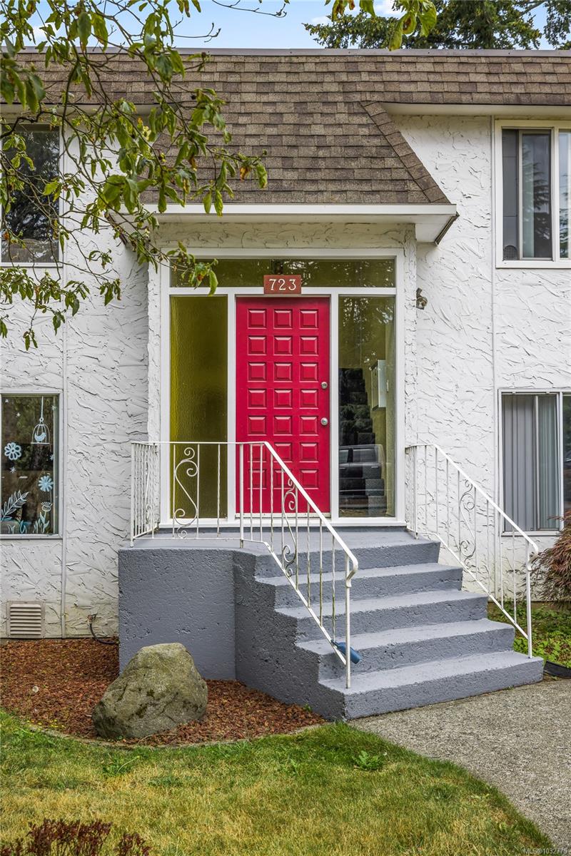 723 Nightingale Cres