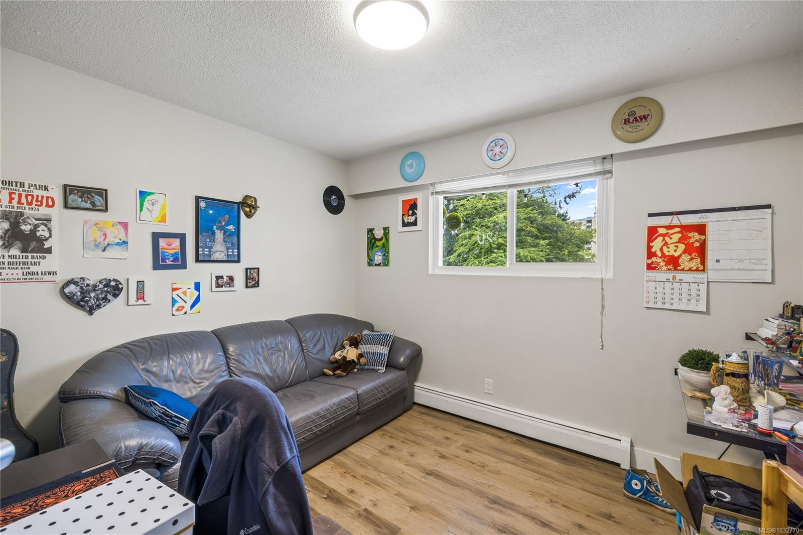 723 Nightingale Cres