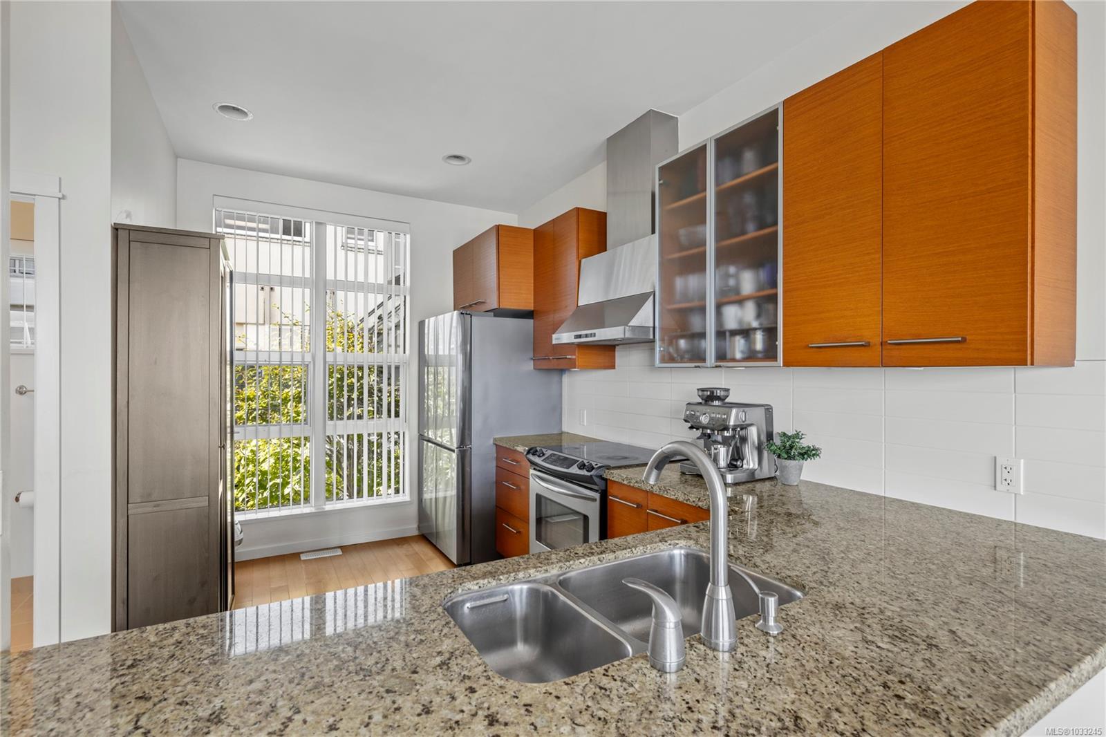 38 Front St Unit: TH25