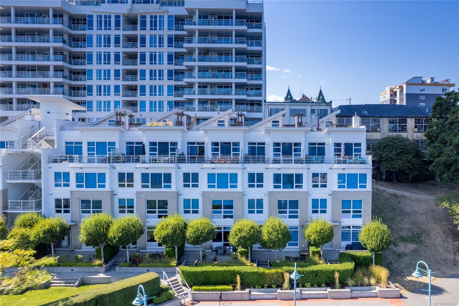 38 Front St Unit: TH25