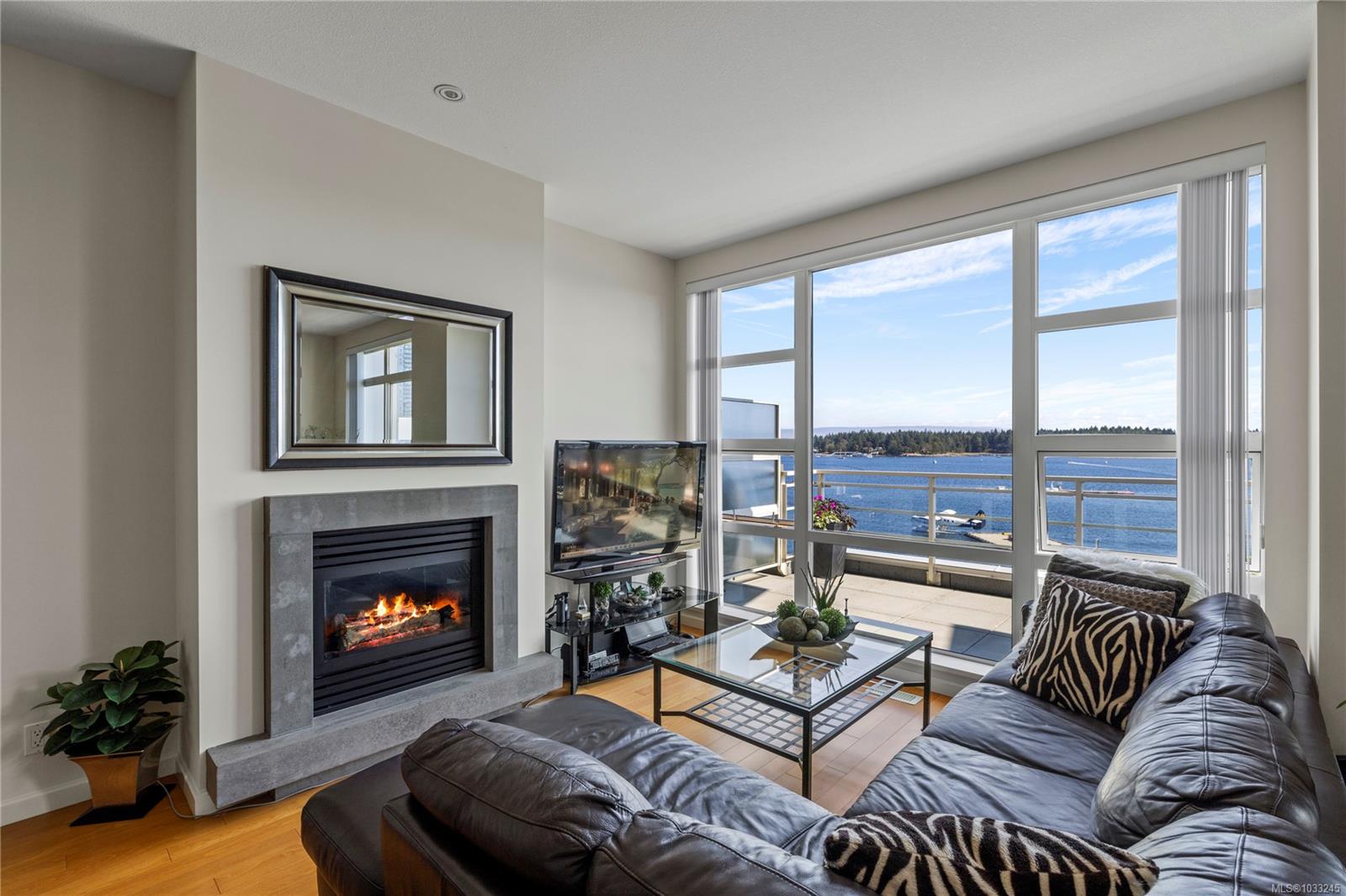 38 Front St Unit: TH25