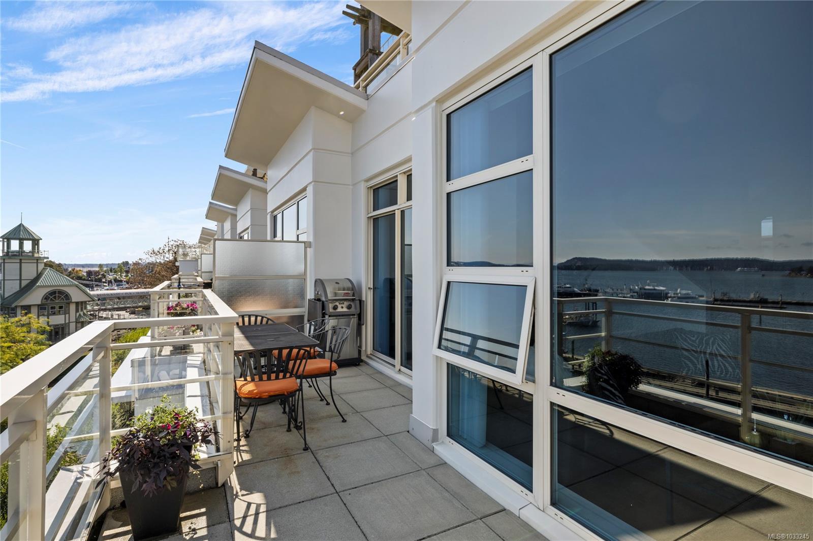 38 Front St Unit: TH25