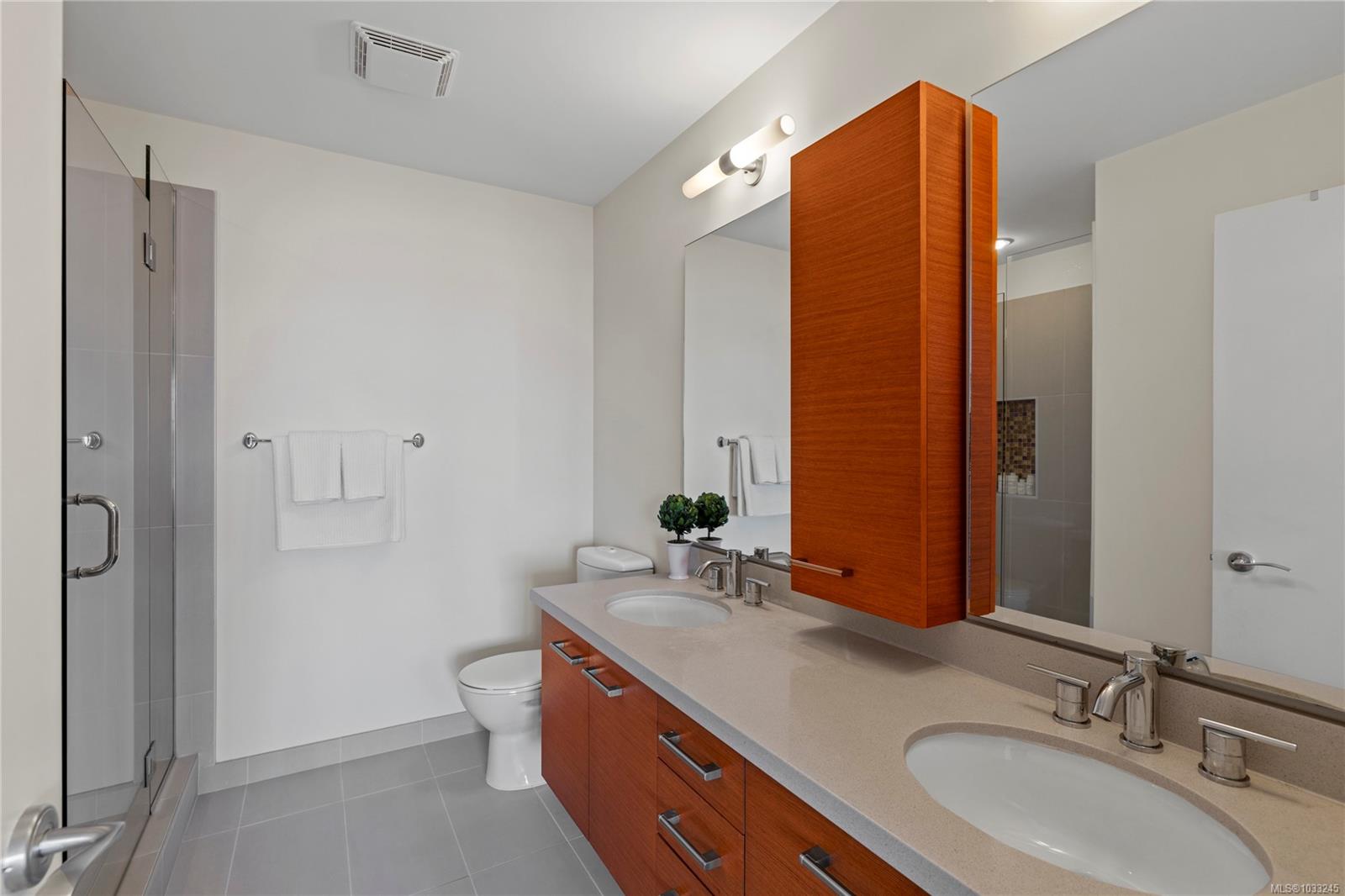 38 Front St Unit: TH25