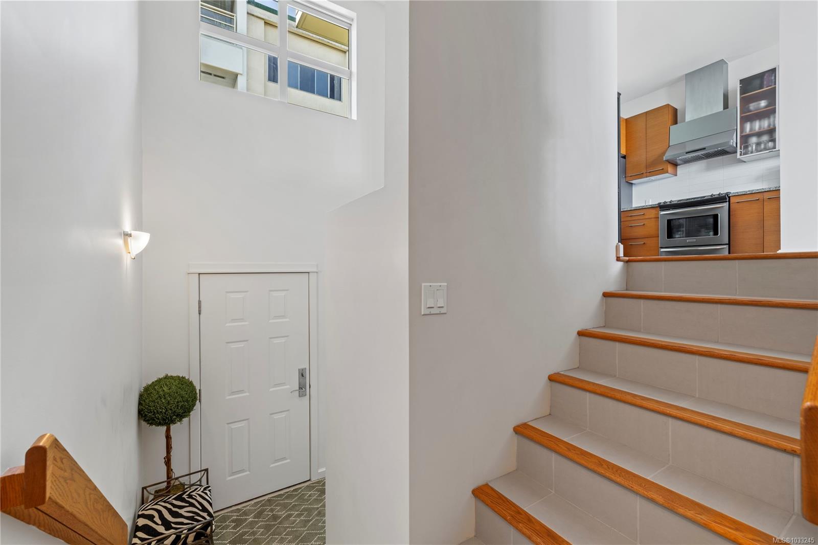 38 Front St Unit: TH25