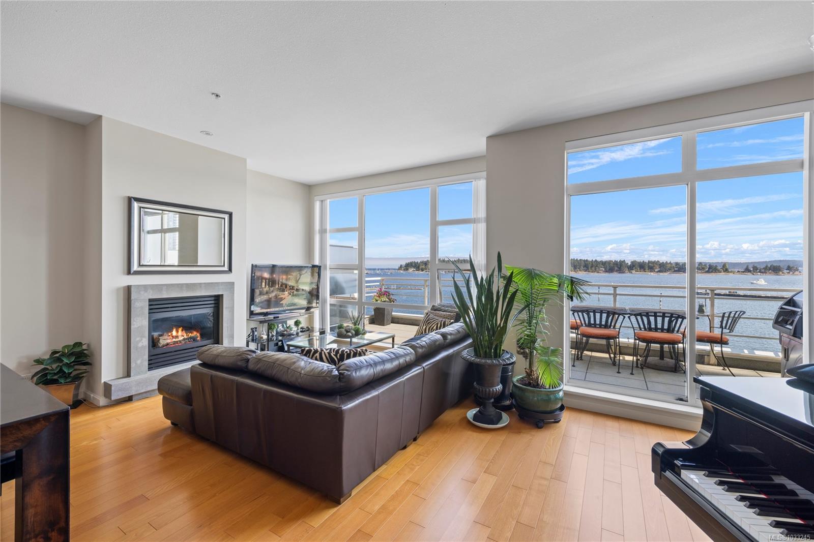 38 Front St Unit: TH25