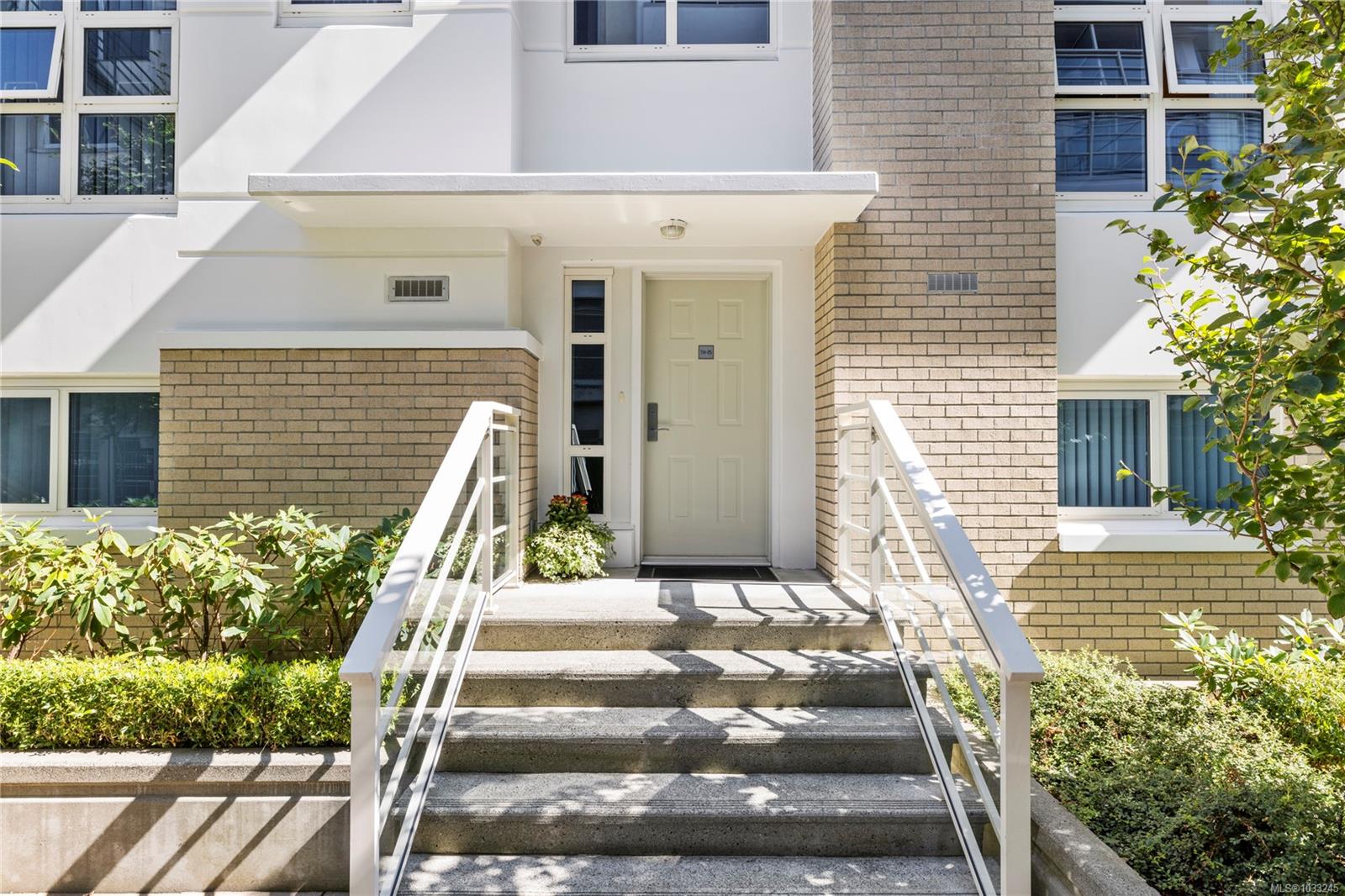 38 Front St Unit: TH25