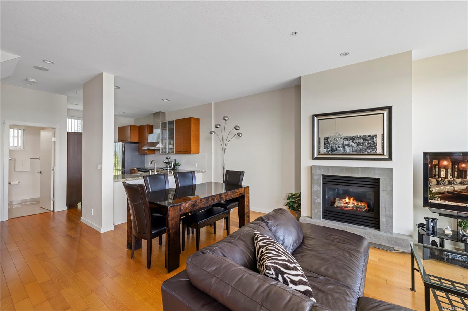 38 Front St Unit: TH25