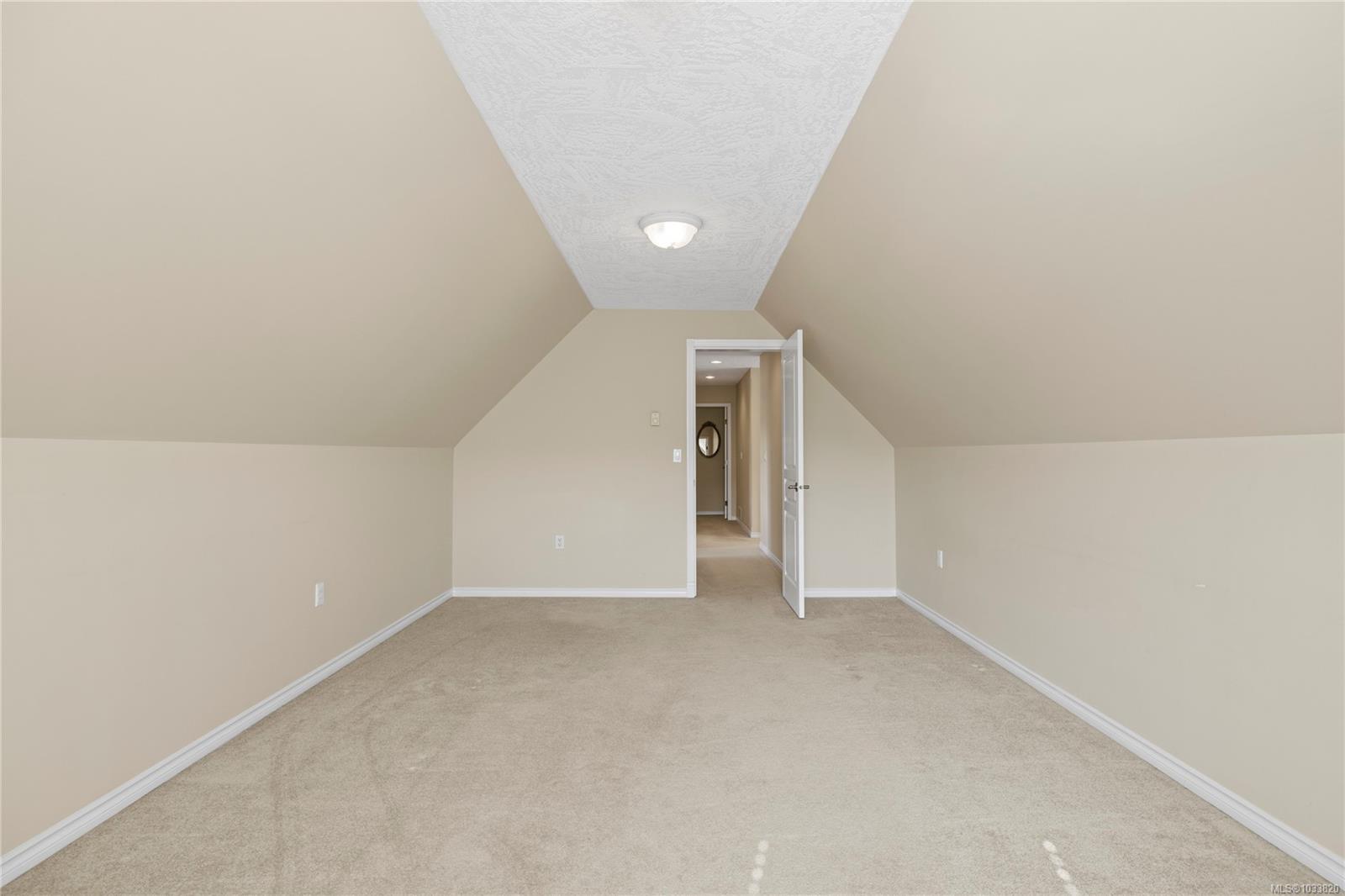 5857 Quarry Cres