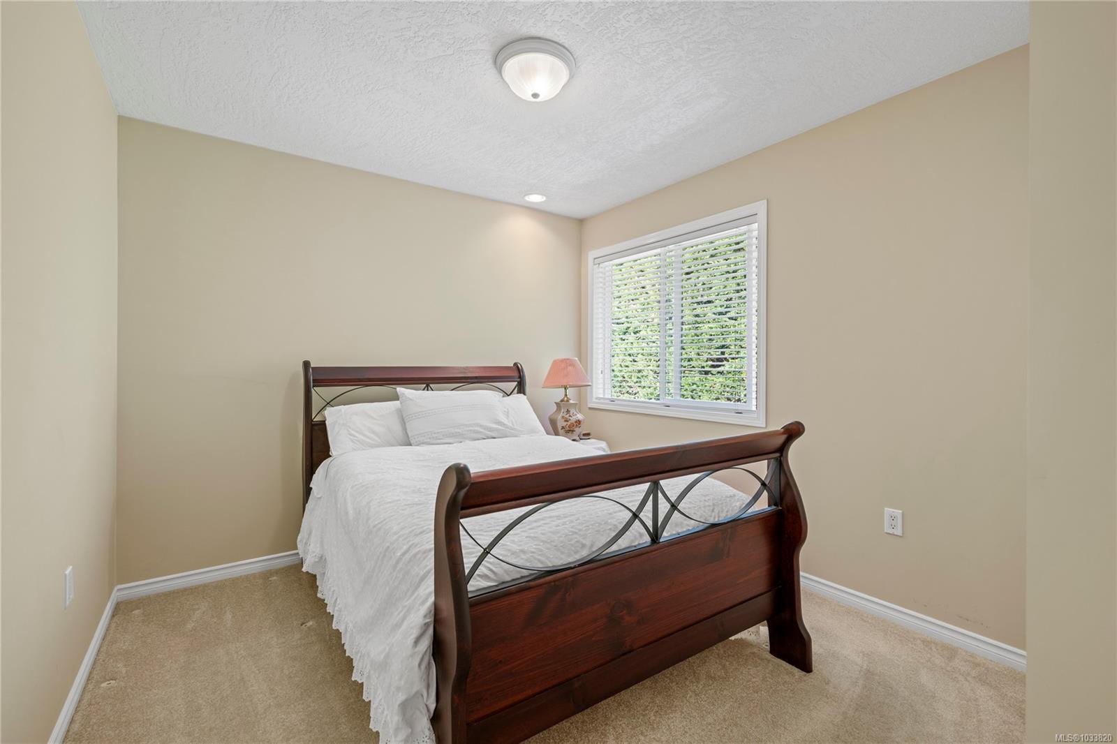 5857 Quarry Cres