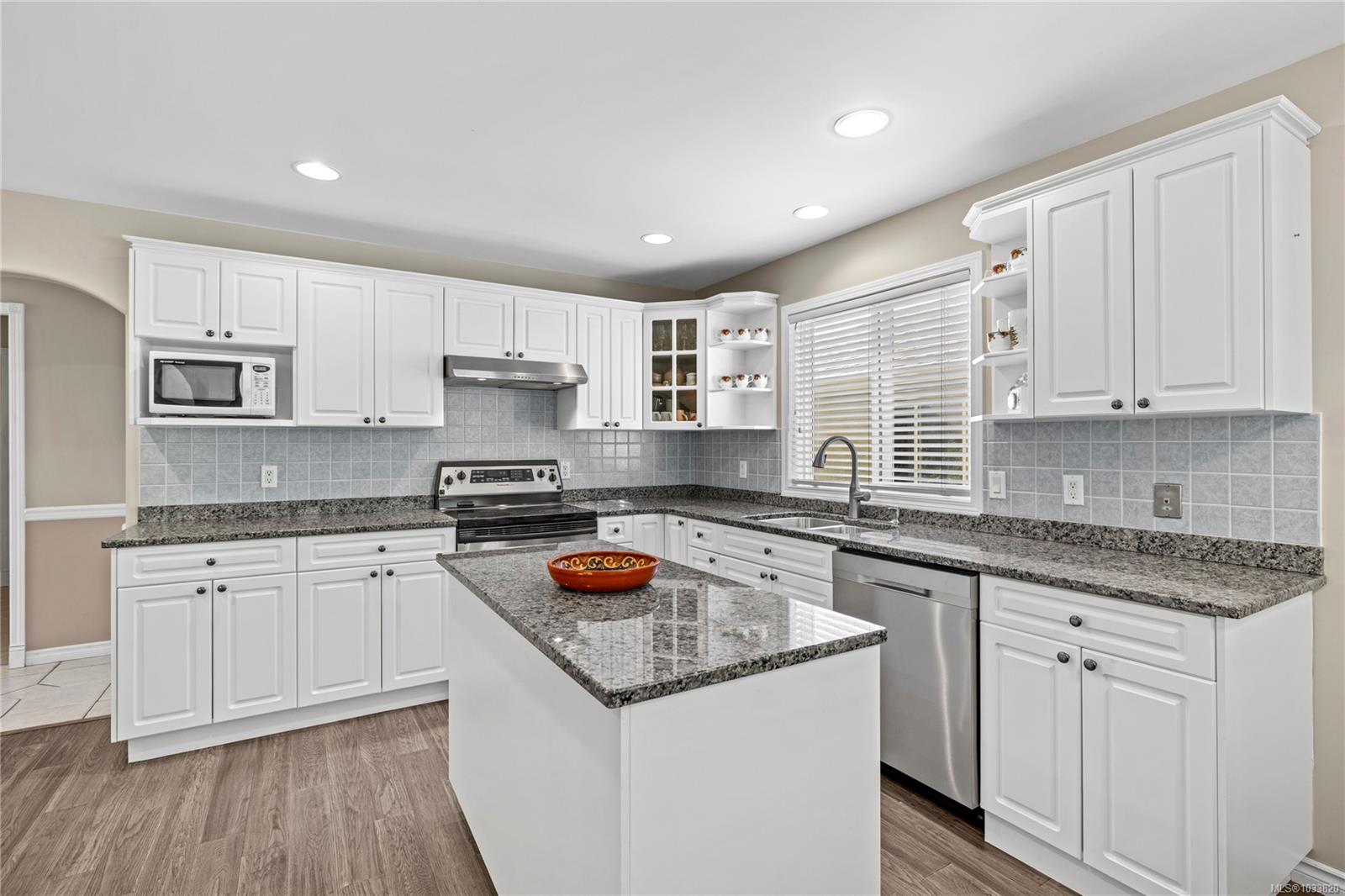 5857 Quarry Cres