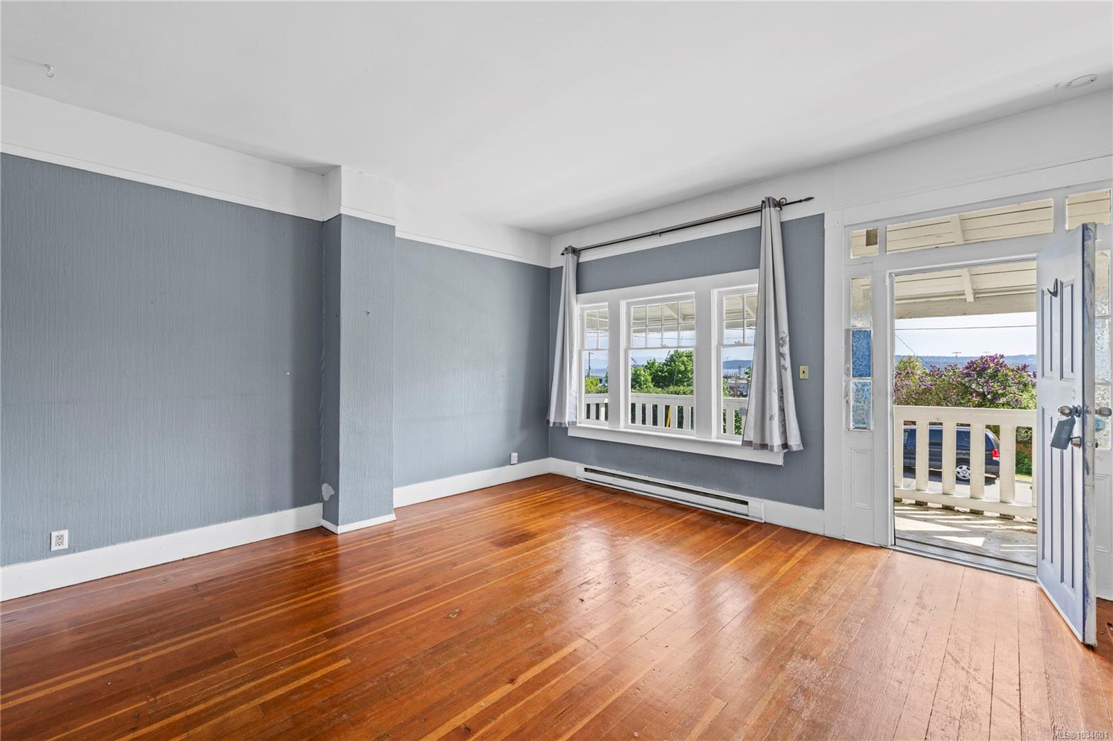 36 Irwin St