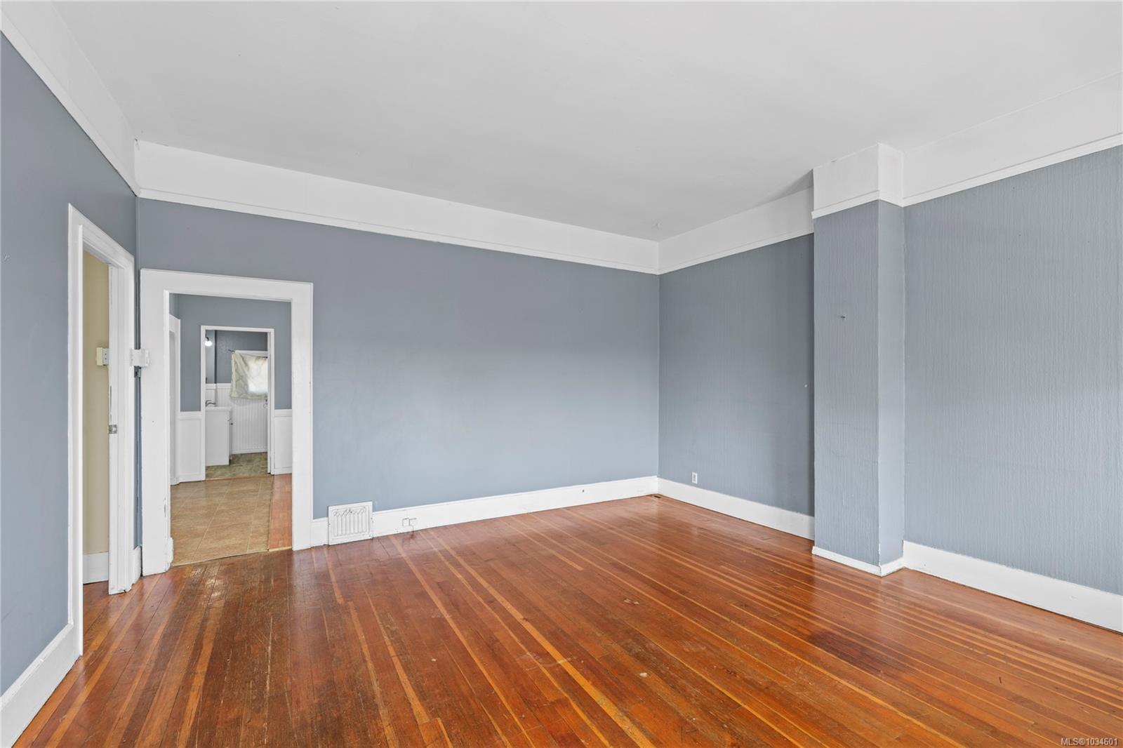 36 Irwin St