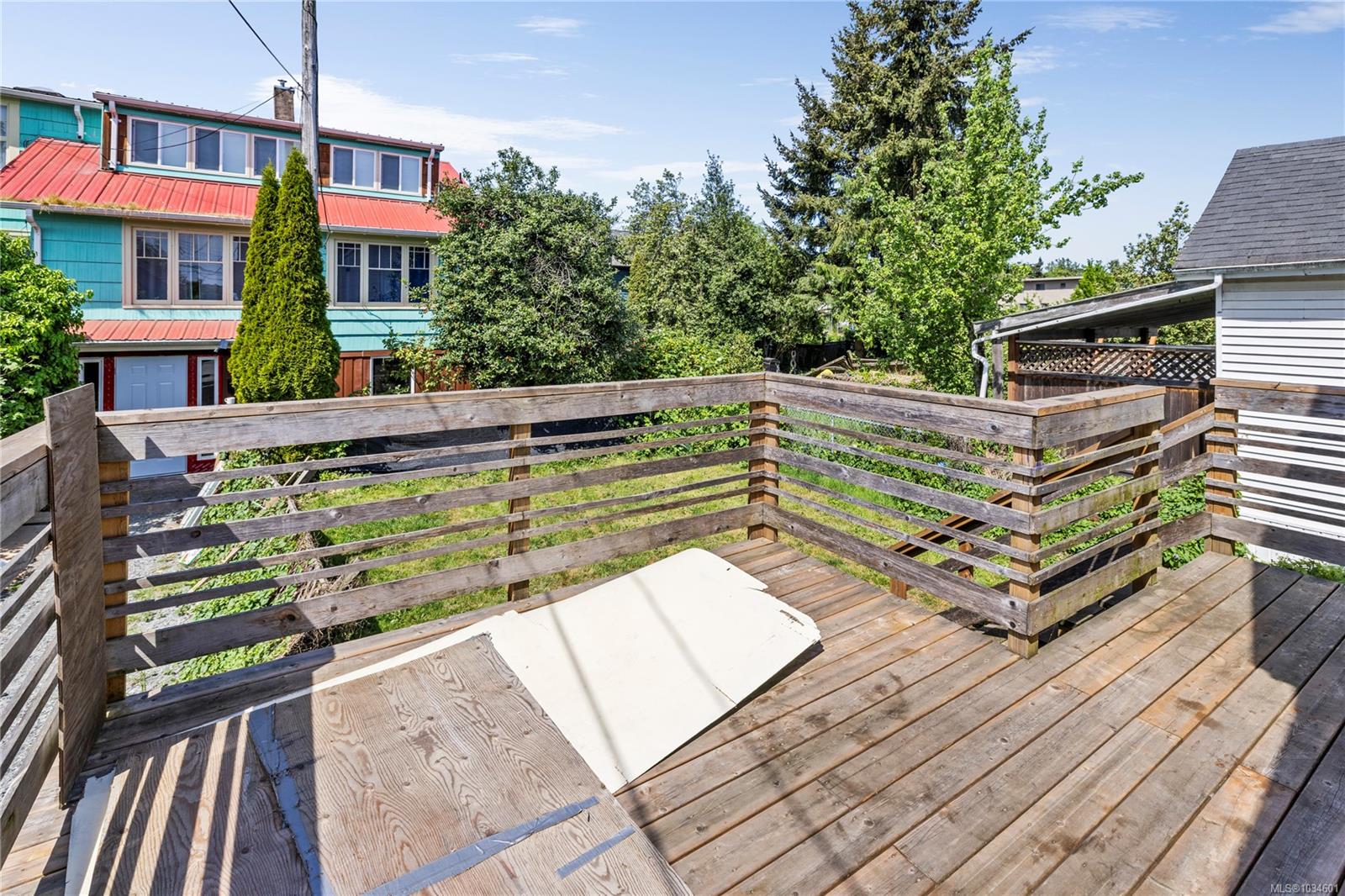 36 Irwin St